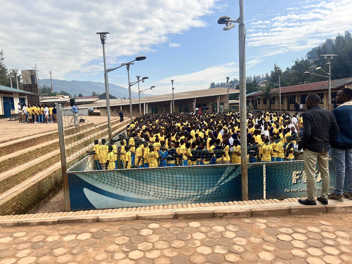 ywprwanda's tweet photo. Yesterday, through #SUNCASA, we were honored to join the launch of Green City Clubs at GS Gatenga 1 &amp; Kimisagara! Full of energy and creativity, students used poetry, sketches, singing, dancing, and fashion to raise awareness on environmental protection and climate resilience. https://t.co/VkdseMrCAl