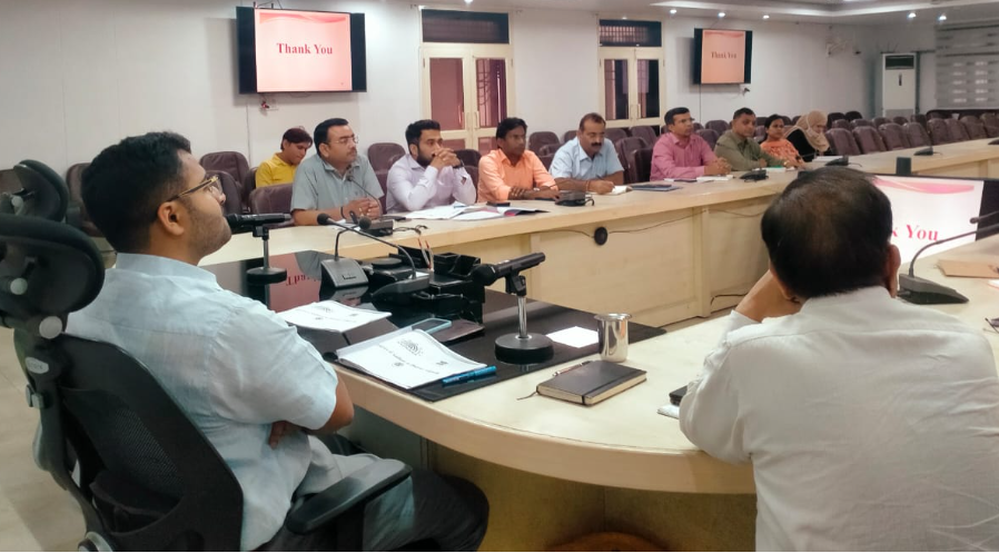 जनपद स्तरीय आधार अनुश्रवण समिति की बैठक में अधिकारियों को दिये गए आवश्यक दिशा निर्देश। #Aligarh #UttarPradesh