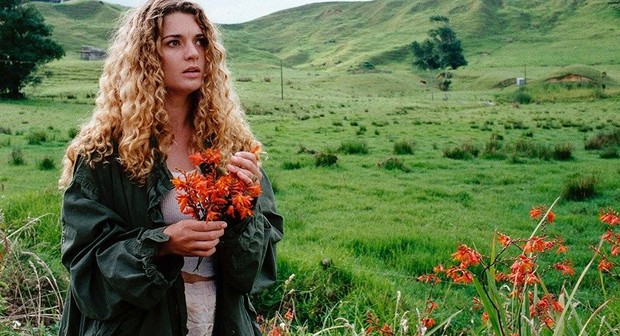 "You have to give up what you love the most."
The Price of Milk, 2000
#lovers #desire #romanticlove #Passion #love #timelesslove #loveinwords #romantic #romanticpoetry #masculinebeauty #femininebeauty #literature #LiteraturePosts #fairytales #fairytale