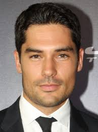 merlinpapin3's tweet photo. .@FredOL69007 On souhaite un Bon Anniversaire à #DJCotrona qui a 45 ans on peut le voir dans
Saga Shazam
GI Joe Conspiration
Cher John
Une Nuit en Enfer
Los Angeles Bad Girls
Spy Kids https://t.co/0bKsWoM5pR