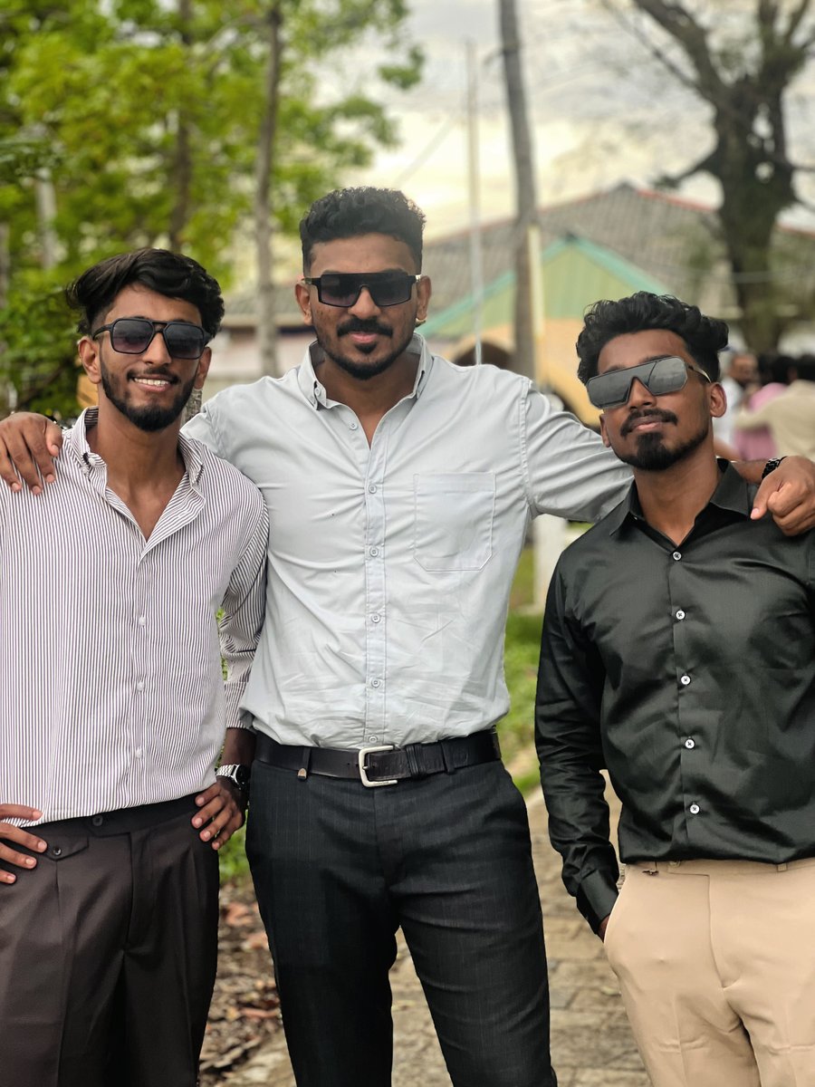 TechrishTeam's tweet image. All smiles for the big 10! #SOLUTI0NS10
Visit techrish.com
#techrish #tenyearsoftechrish #techrishlife #companyanniversary #anniversaryvibes #teamwork #celebratingsuccess #10yearanniversary