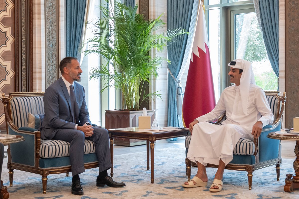 QatarNewsAgency's tweet photo. سمو الأمير يستقبل الأمير رحيم آغا خان الخامس رئيس شبكة الآغا خان للتنمية
#قنا #قطر 
https://t.co/FMkTbdy3nx https://t.co/cJDpLTgnIh