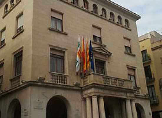 🔊Ens adherim al manifest de #laxarxaaltemporda i altres entitats figuerenques, en defensa dels drets fonamentals i contra la criminalització de la pobresa, en resposta a la sentència sobre el desnonament del carrer Ponent de #Figueres

👉🏽 tuit.cat/2474e

Obrim 🧵