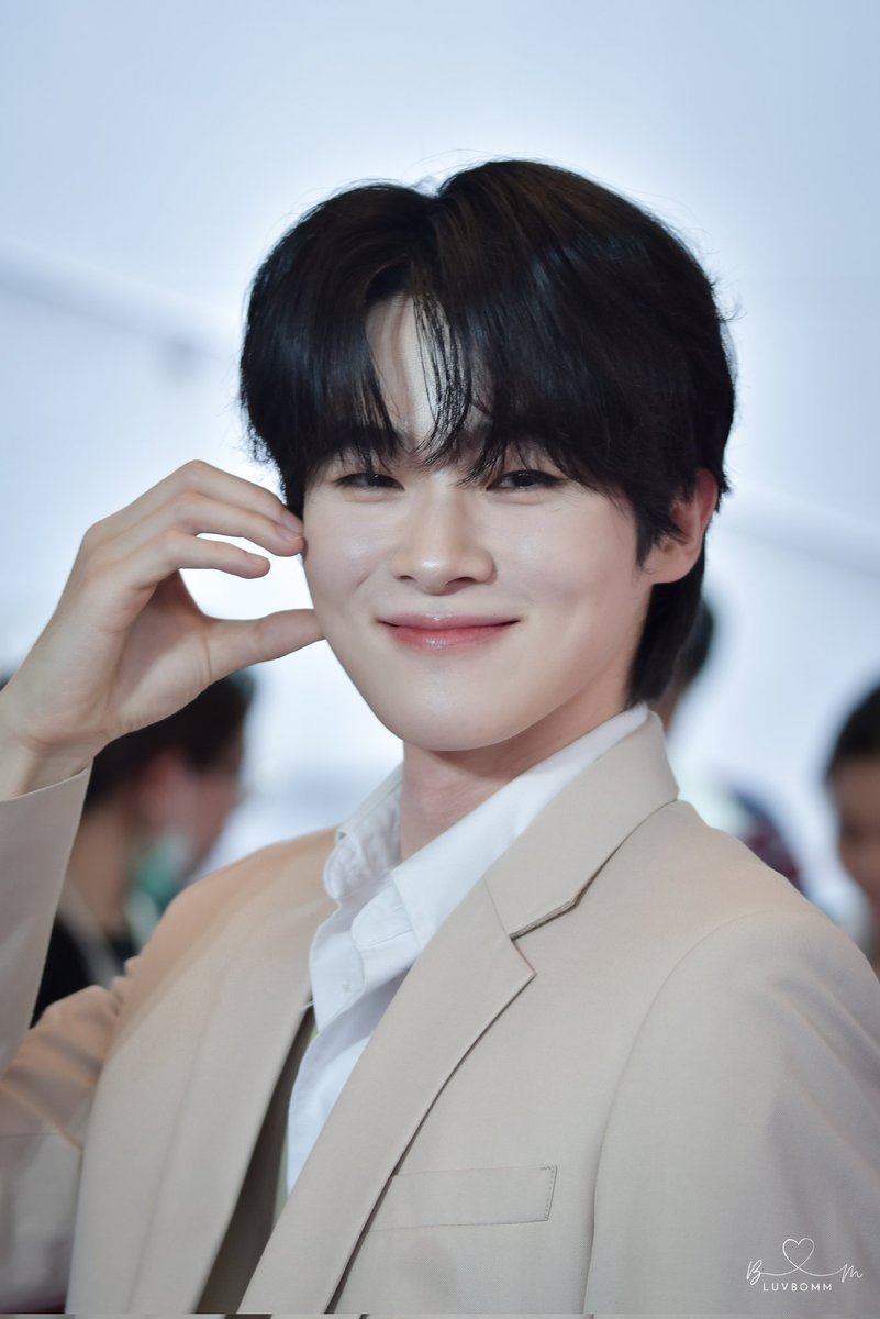 ♡𝓛𝓾𝓿𝓫𝓸𝓶𝓶 ♡ tweet media