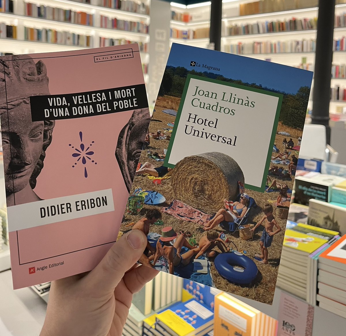 Compra de dijous <a href="/joancuads/">Joan Llinàs Cuadros</a> <a href="/penguinllibres/">Penguin Llibres</a> <a href="/andgomila/">Andreu Gomila</a> <a href="/angleeditorial/">Angle Editorial</a> <a href="/OnaLlibres/">Ona Llibres</a>