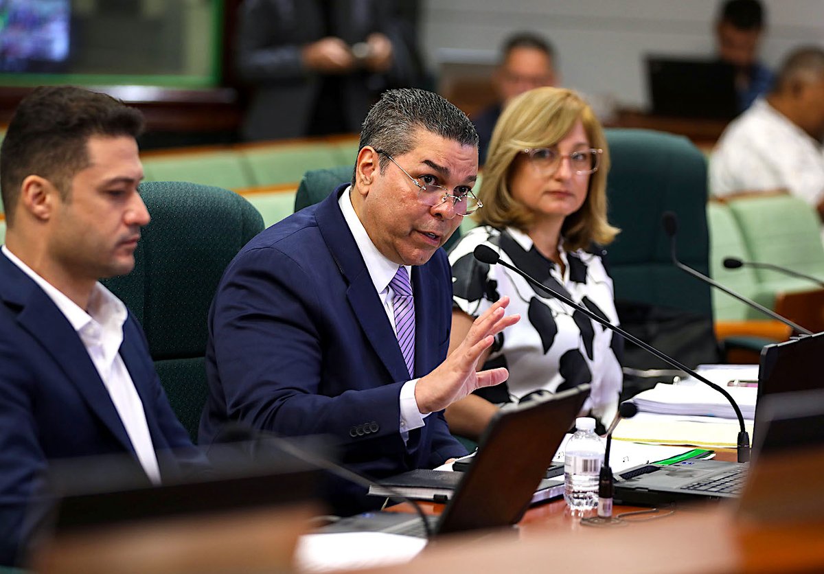 Gasoductos y un regulador que no regula: confesiones de ayer en la Cámara | tinyurl.com/3ce6npsn

Durante su ponencia, Josué Colón Ortiz expresó que los gasoductos del sur y norte “se debieron continuar”. También mostró apertura a que se presenten nuevas propuestas.