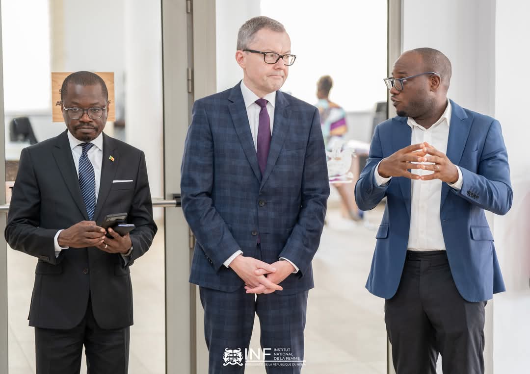 Et si  le Président du #Conseil des #Droits de l’#Homme des #Nations #Unies, #JürgLAUBER en en visite au #Bénin essayait de rencontrer les jeunes de ma société civile béninoise ? <a href="/LandryAdelakoun/">Landry Angelo ADELAKOUN🇧🇯</a>
<a href="/cfmpdh/">CFMPDH_ONG</a> <a href="/Aconaide/">Conaïde Akouedenoudje 🇧🇯</a> <a href="/ONU_fr/">Nations Unies (ONU)</a> #CDHONU