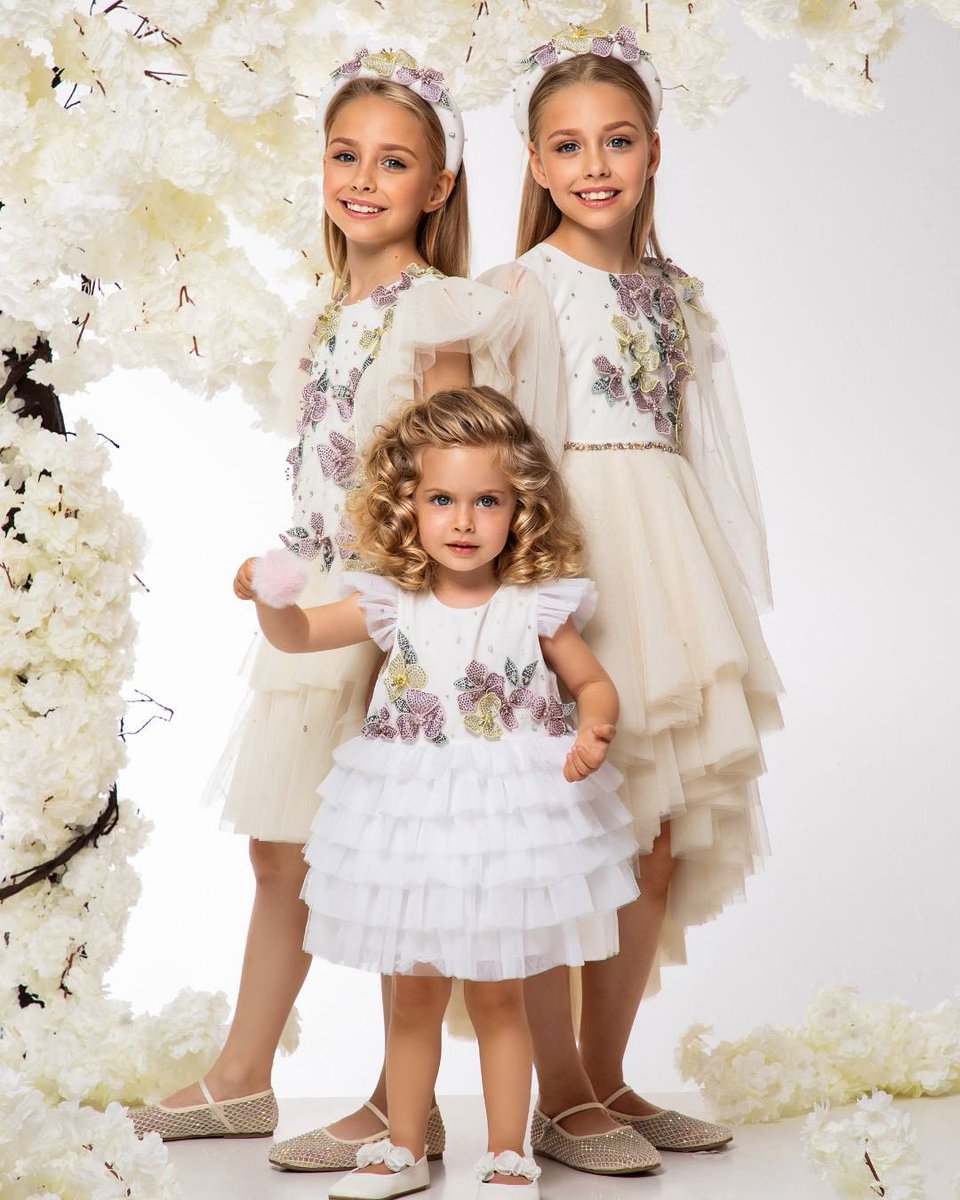 Eirene_Studio's tweet image. Our lovely Eirene girls ✨🌟

#eirenestudio #kidsfashion #kidsdresses #childrenswear #kidsfashion