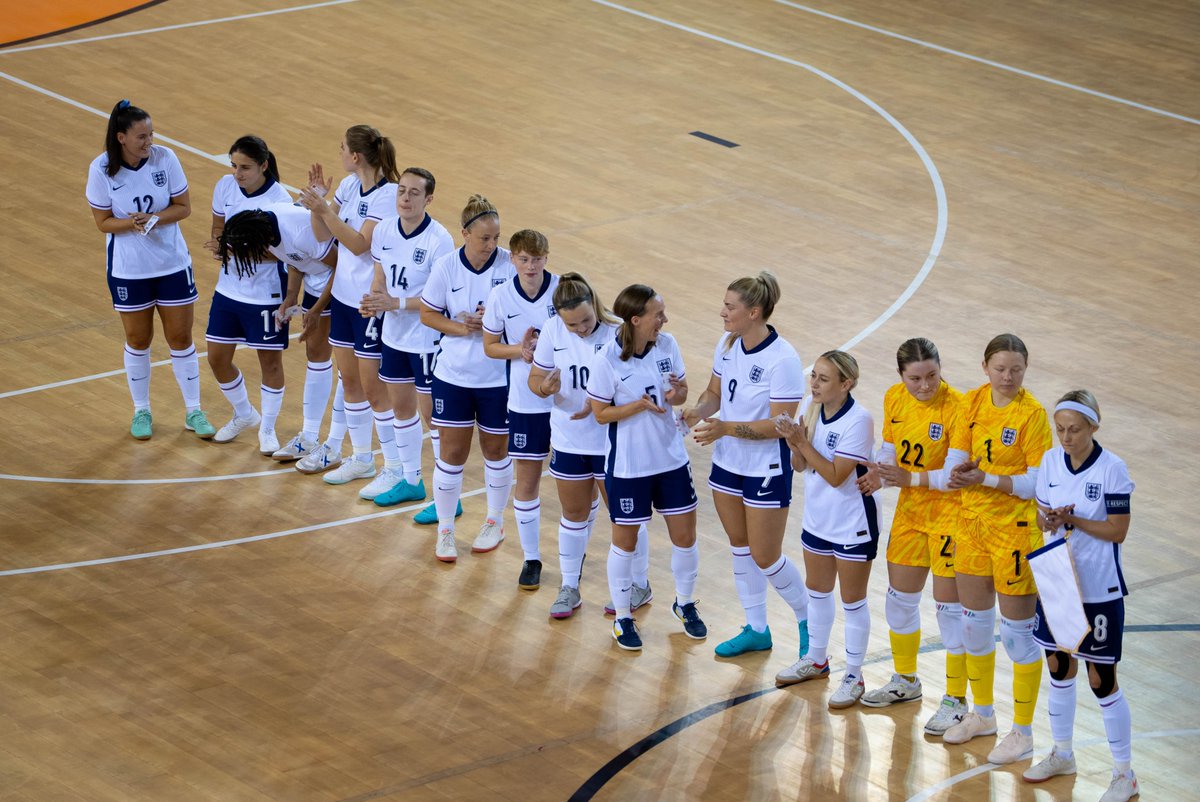 EnglandFutsal's tweet photo. England Futsal is now officially on LinkedIn 🦁

Come and join the Pride for news, insights and updates on our journey as we continue to grow the game ⭐️

https://t.co/kdJes1LpIw https://t.co/CwKWJjbuvm