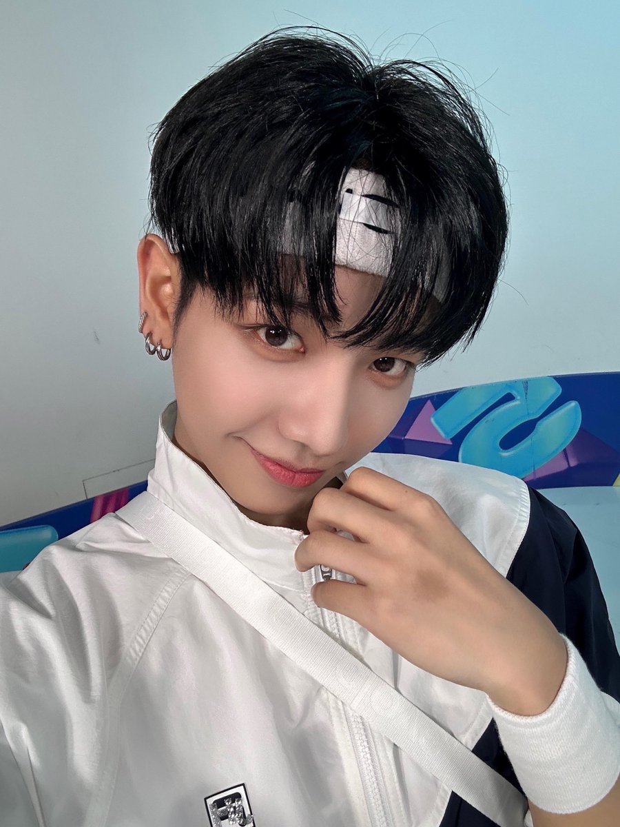 250522 엠카운트다운🚪📸

명MC에게 받은 1위 트로피🏆
어깨춤 영원히🩵 𝑰 𝑭𝒆𝒆𝒍 𝑮𝒐𝒐𝒅

#BOYNEXTDOOR #보이넥스트도어 #BND 
#No_Genre #I_Feel_Good 
#명MC #BOYNOW