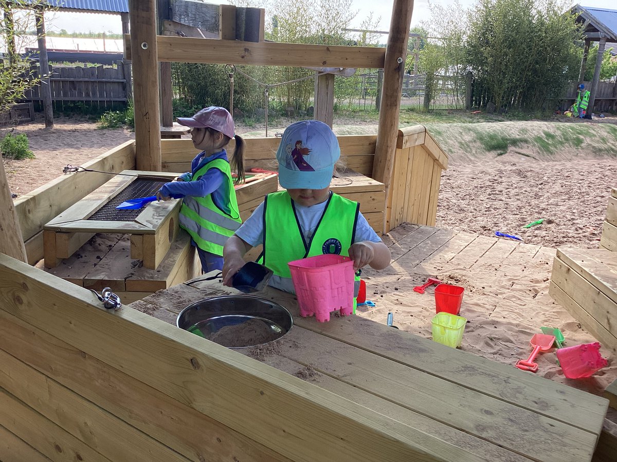 Fradley Park Primary & Nursery School tweet media