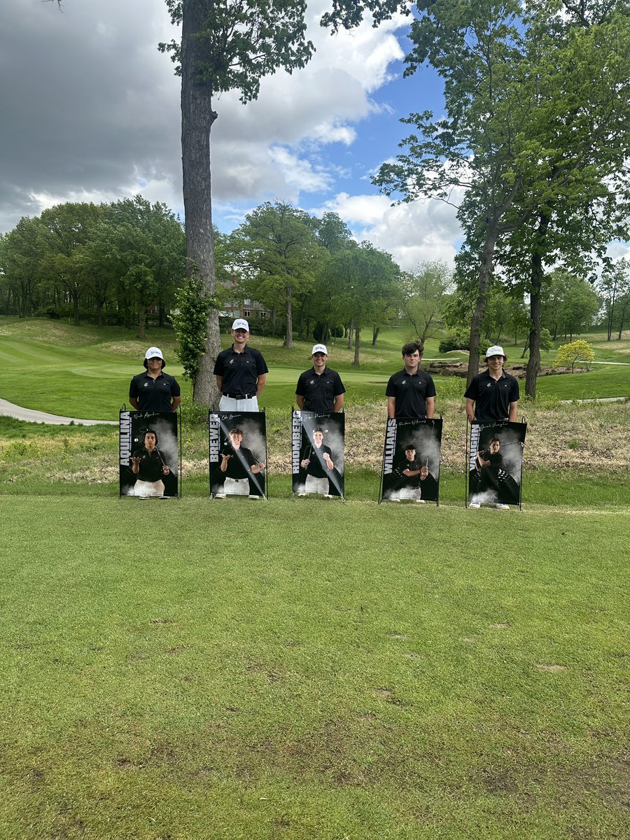 As the season comes to a close we want to recognize the 5 seniors

Nick Aquilina
Cole Brewer
Jason Rhomberg
Jonah Vaughn
Parker Williams

They have been leaders on &amp; off the course. They’re exactly who you want representing Howell

Thank you for all you have done for the program!