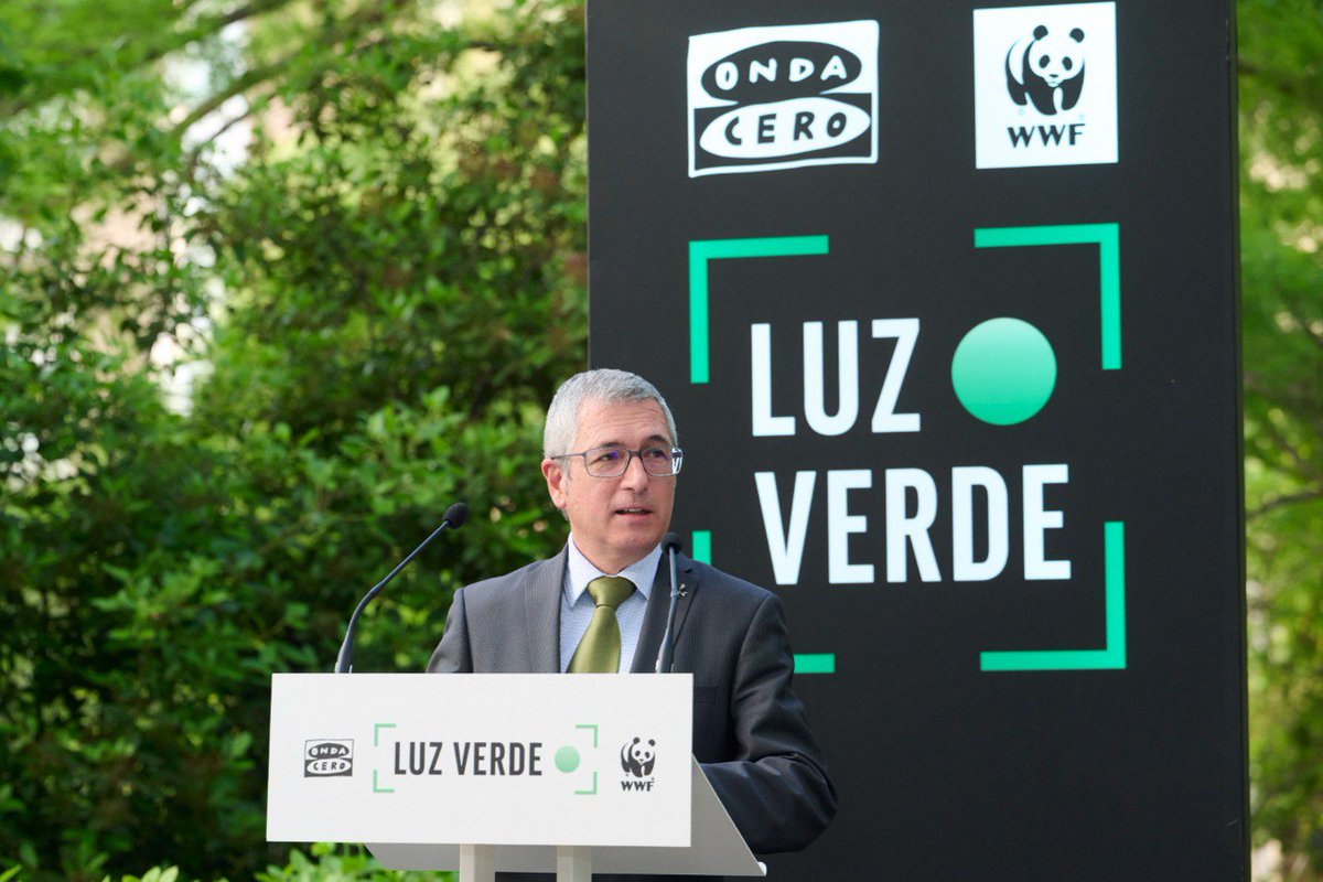 Transición Ecológica y Reto Demográfico (@mitecogob) on Twitter photo «Vivimos una etapa convulsa en la que se cuestionan certezas científicas relacionadas con la situación ambiental del planeta.
Ratificar el compromiso con la verdad es más necesario y útil que nunca»
🟢 <a href="/Moran_Fernandez/">Hugo A Morán Fdez.</a> en los premios Luz Verde de <a href="/WWFespana/">WWF España 🐼</a> y <a href="/OndaCero_es/">Onda Cero</a> «Vivimos una etapa convulsa en la que se cuestionan certezas científicas relacionadas con la situación ambiental del planeta.
Ratificar el compromiso con la verdad es más necesario y útil que nunca»
🟢 <a href="/Moran_Fernandez/">Hugo A Morán Fdez.</a> en los premios Luz Verde de <a href="/WWFespana/">WWF España 🐼</a> y <a href="/OndaCero_es/">Onda Cero</a>