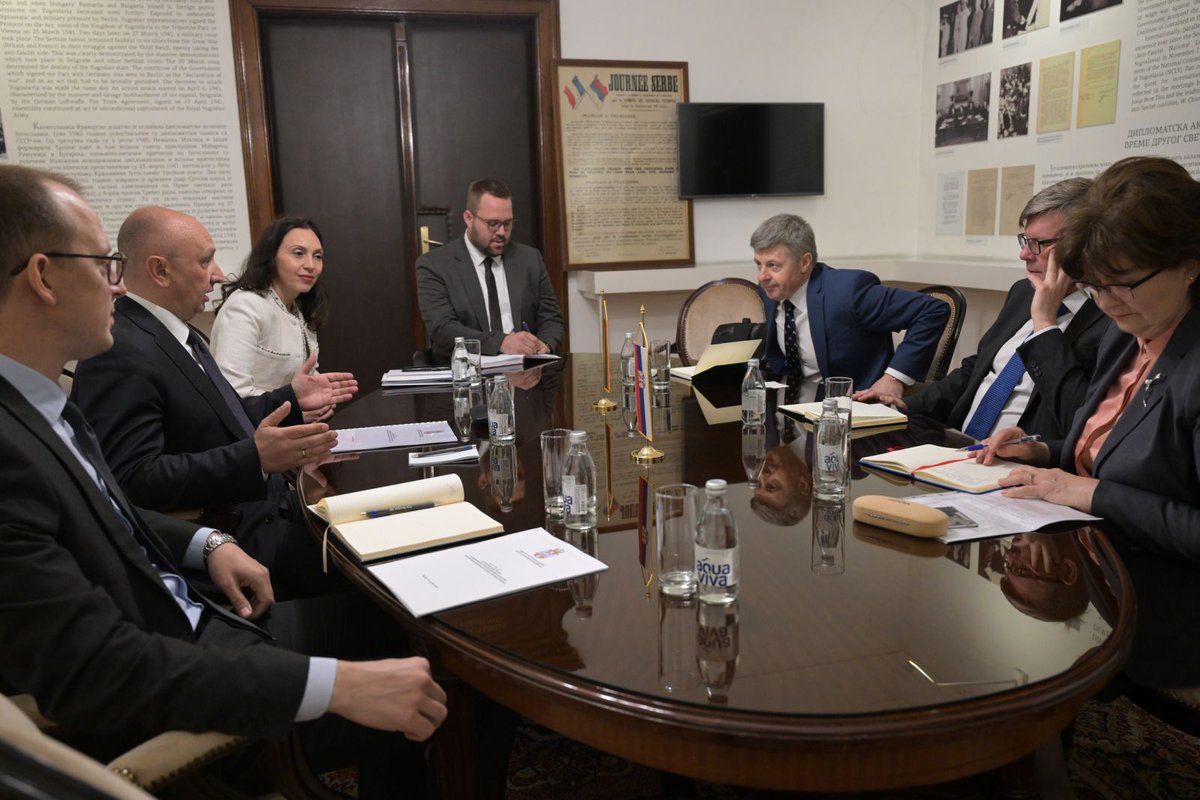 MFA Serbia (@mfaserbia) on Twitter photo Политичке консултације Министарства спољних послова Републике Србије и Министарства иностраних послова Републике Литваније <a href="/LithuaniaMFA/">Lithuania MFA | #StandWithUkraine</a> одржане су у Београду.
Делегацију Министарства спољних послова Републике Србије предводио је амбасадор Жељко Јовић, в.д. помоћника министра - Политичке консултације Министарства спољних послова Републике Србије и Министарства иностраних послова Републике Литваније <a href="/LithuaniaMFA/">Lithuania MFA | #StandWithUkraine</a> одржане су у Београду.
Делегацију Министарства спољних послова Републике Србије предводио је амбасадор Жељко Јовић, в.д. помоћника министра -