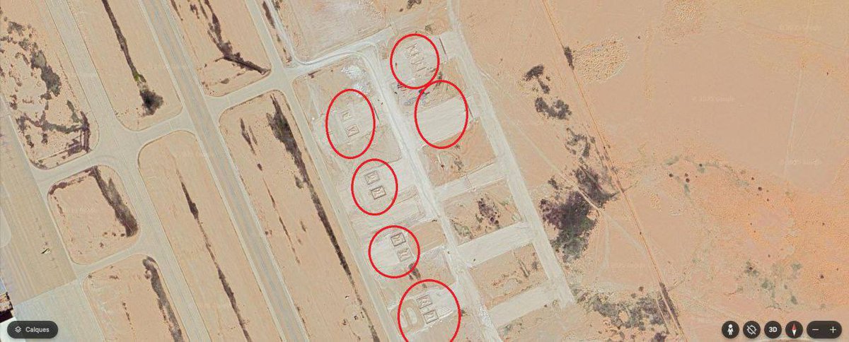 larevueafrique's tweet image. 🇩🇿 🇷🇺 FLASH | L'#armée de l'air algérienne agrandit sa base aérienne de #Laghouat avec la construction de 12 nouveaux hangars, pour préparer l’arrivée de 12 chasseurs-#bombardiers supersoniques Su-34E. 

90 % des #armes algériennes sont de fabrication russe, ce qui en fait le
