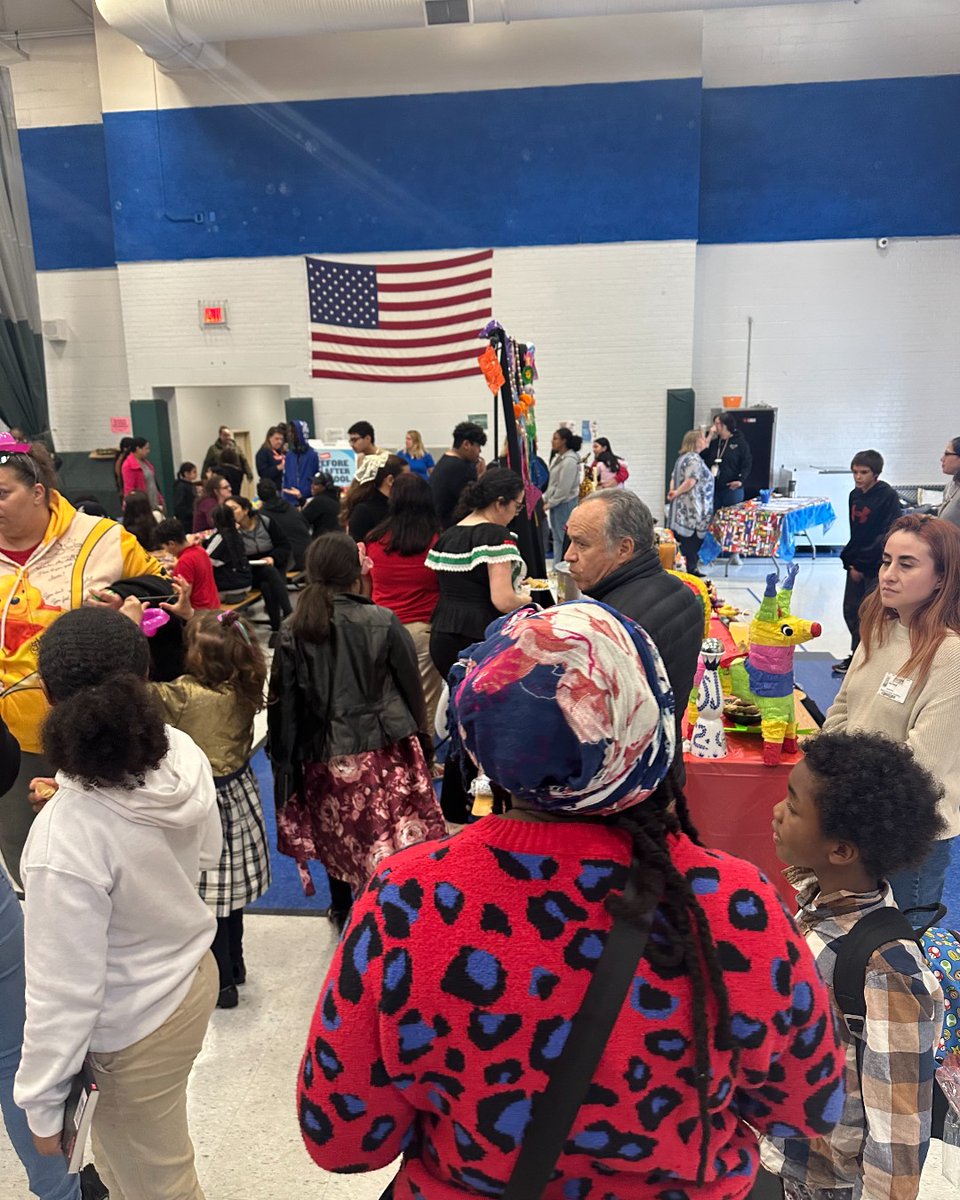 WindemereParkCA's tweet image. What a night to remember at Windemere Park Charter Academy!Our Multicultural event was a shining example of our thriving, diverse school community.Thanks to our amazing families, scholars, teachers, &amp;amp; leadership team – you truly brought the event to life!#MulticulturalEvent #WPCA
