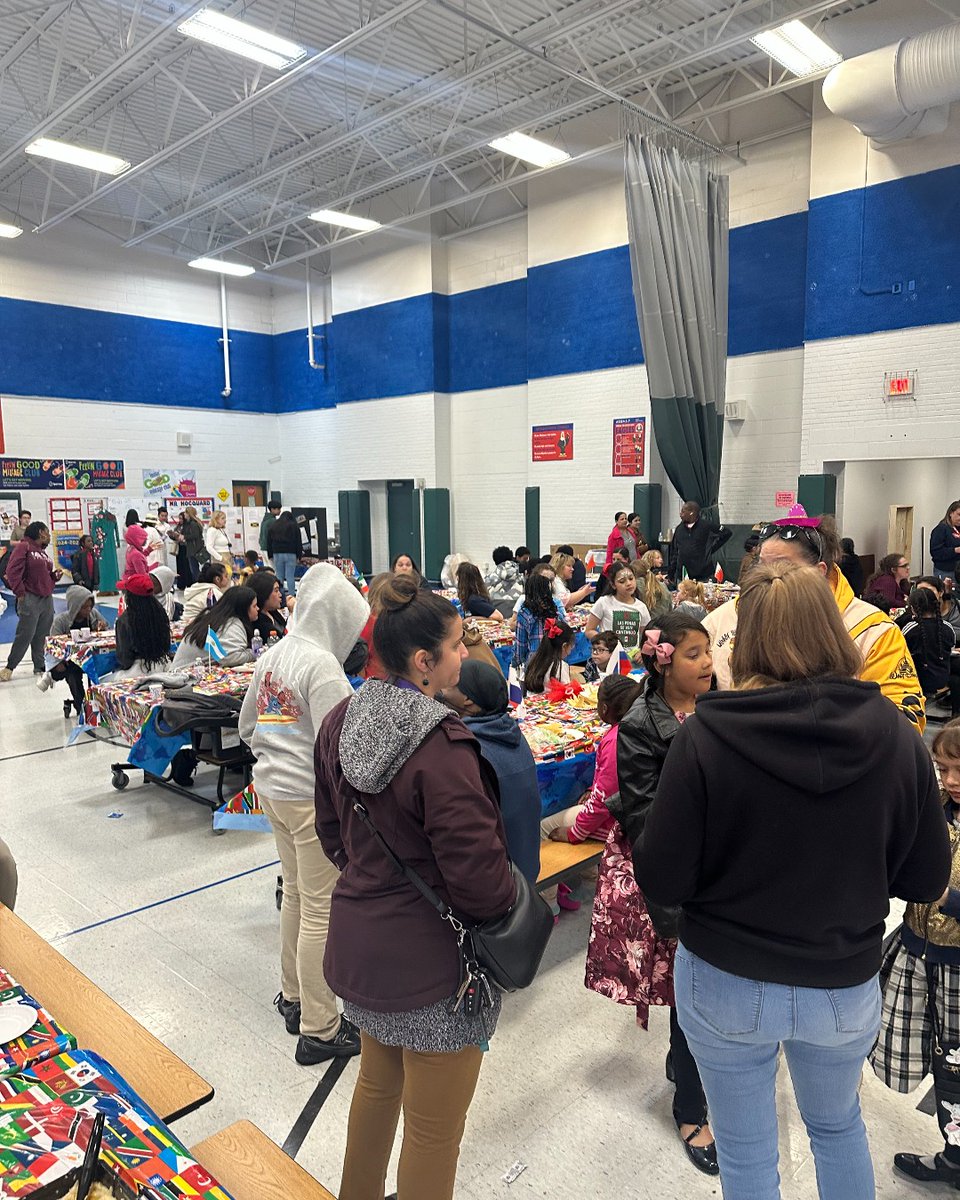 WindemereParkCA's tweet image. What a night to remember at Windemere Park Charter Academy!Our Multicultural event was a shining example of our thriving, diverse school community.Thanks to our amazing families, scholars, teachers, &amp;amp; leadership team – you truly brought the event to life!#MulticulturalEvent #WPCA