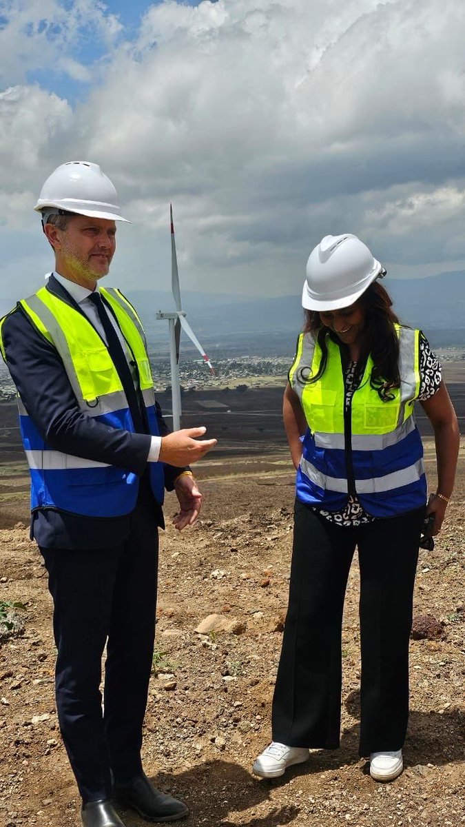 Denmark in Addis (@denmark_addis) on Twitter photo An electrifying milestone! 📣🇩🇰
<a href="/DKambInAddis/">Sune Krogstrup 🇩🇰</a> visits Assela Wind Farm – which has now started to produce electricity to Ethiopia’s power grid 🇪🇹
Once completed: 29 turbines, >100K households powered. Denmark is proud to be the investor in this key Global Gateway project!⚡🌍 An electrifying milestone! 📣🇩🇰
<a href="/DKambInAddis/">Sune Krogstrup 🇩🇰</a> visits Assela Wind Farm – which has now started to produce electricity to Ethiopia’s power grid 🇪🇹
Once completed: 29 turbines, >100K households powered. Denmark is proud to be the investor in this key Global Gateway project!⚡🌍