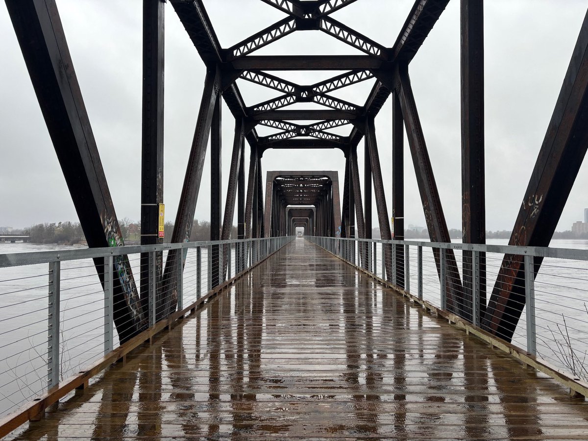 Good morning Ottawa.
Bonjour Ottawa.