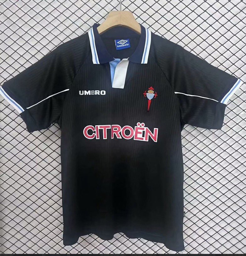 padriag0's tweet photo. 👕 SORTEO de camisetas del CELTA DE VIGO 

⚠️ PASOS:  

1️⃣ Seguir a @futboljersey7 y @padriag0 

2️⃣ Dar RT y LIKE al tweet.

🎁Ganador el 27 de Mayo.

🍀 ¡Mucha suerte! https://t.co/21RfqI2u1J