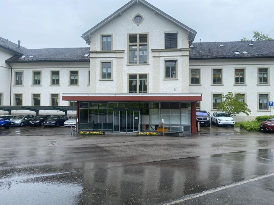 StopNDelayCH's tweet photo. "Vivre au camp de réfugiés d'Uznach, en Suisse : une semi-prison à ciel ouvert"

https://t.co/6YaSuGRXl2 https://t.co/1RLyd5t5Xg
