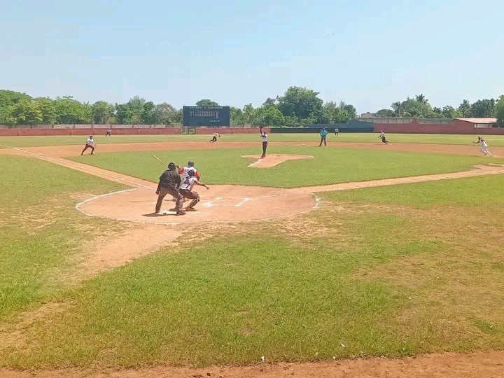 #DeportesW| ⚾ Santa Clara 🐆 Campeón de la Serie Provincial de Béisbol Primera Categoría en Villa Clara 🇨🇺

🏟️ Heriberto Duquesne 

SCL  7 - 13 - 2.
REM 0 -  7  - 1.
G- Maikel Pérez. 
P- Yosley Hernández. 
HR. José Gómez.