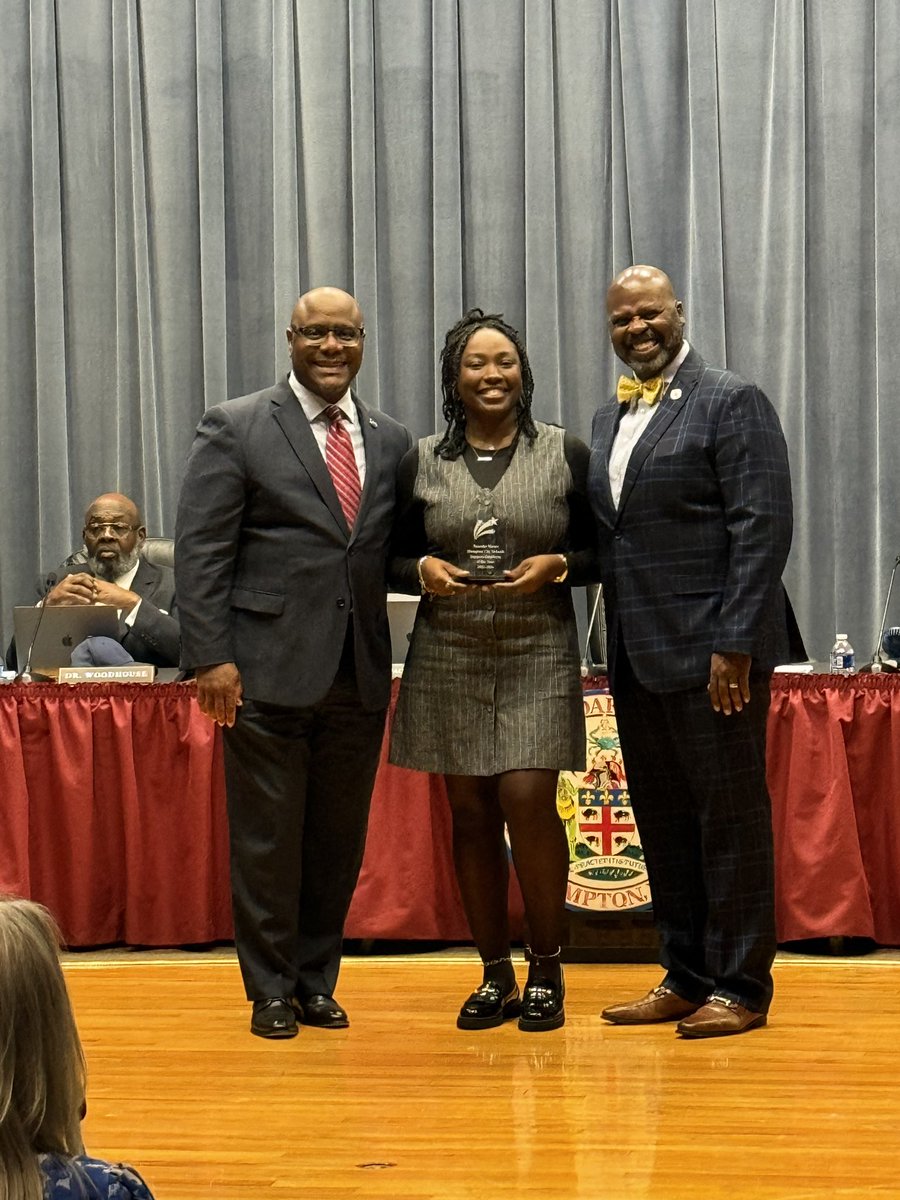 Taneeka Moore tweet media