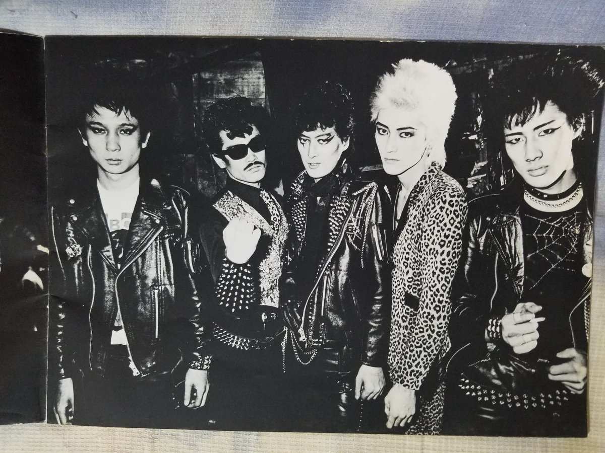 1004Jet's tweet photo. こないだ約束した「爆裂都市」のパンフレット全ページ紹介するね。先行イベント（たぶん新宿）で観たのだけどルースターズとロッカーズは覚えているのにバトルロッカーズの演奏の記憶がないのは何故？N君と一緒に行って終わってから歌舞伎町うろちょろした事も覚えているのに。 https://t.co/VWT3RfvaJ6