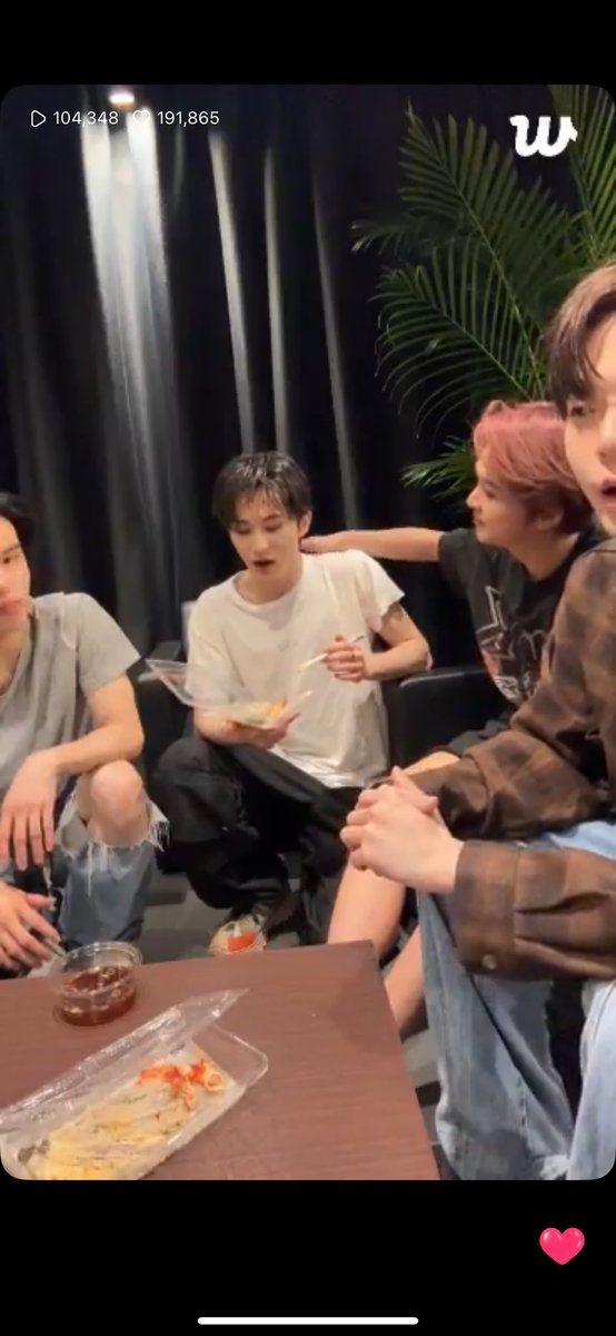 haechan was soothing the back of marks hair 😭😭