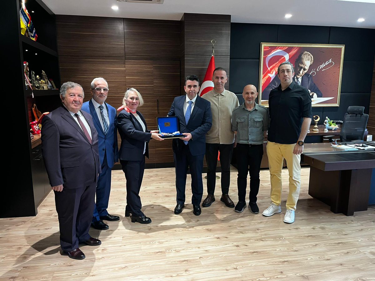 TIZDER_TR's tweet photo. TİZDER Yönetim Kurulu olarak ilçe yöneticilerine dernek tanıtım ziyareti gerçekleştirdik. https://t.co/lU11V9EvCS