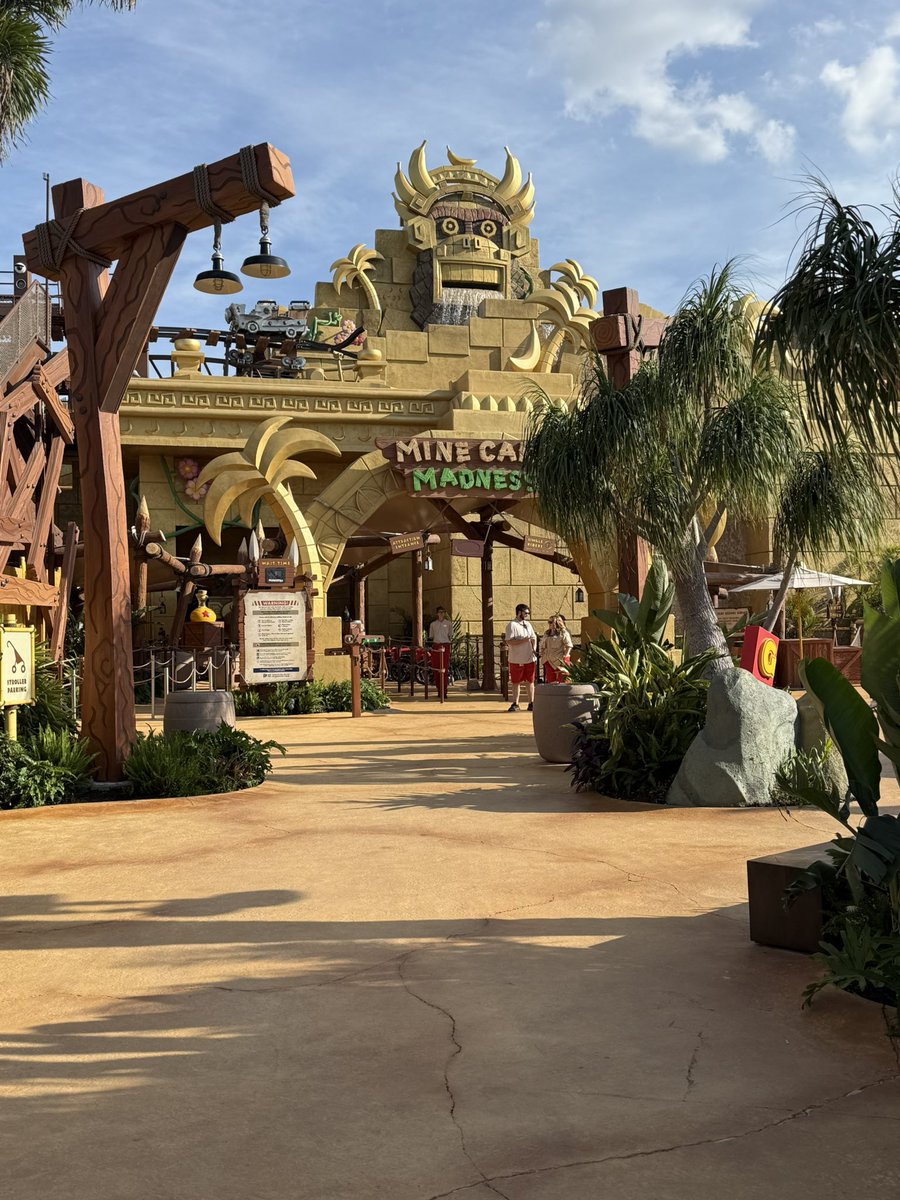 thetruebowser's tweet image. Happy Opening Day! SUPER NINTENDO WORLD at @universalorlando Epic Universe!