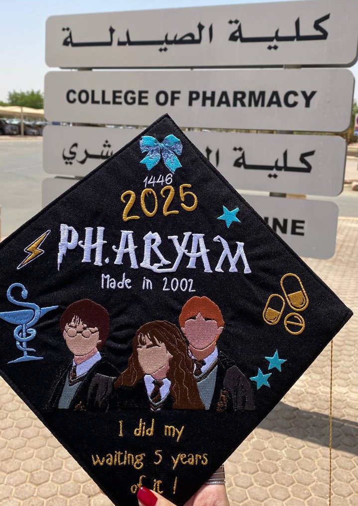 phRro's tweet photo. الحمدلله اليوم كان اخر فاينل بمسيرتي الجامعيه +القبعه مشاركه بكل احتفالاتي🙏♥️♥️

#PSAU16 https://t.co/z0qkjWkEIF