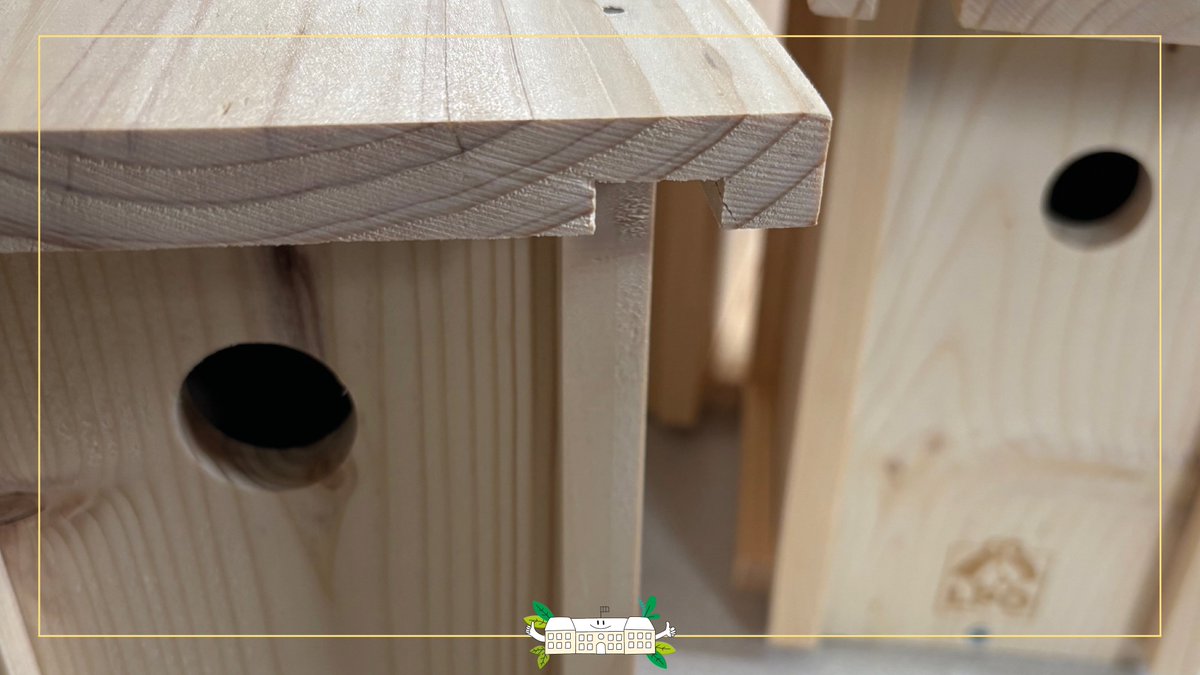 [#JeudisVerts] 🌱
Un refuge LPO au lycée Bernard Palissy de St Léonard de Noblat 🪹
Les éco-délégués du lycée ont participé à un atelier avec la Ligue de Protection du Limousin. 
Au programme :  étude des oiseaux présents sur le site, construction puis installation de nichoirs.