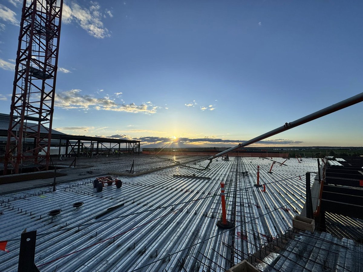 Still far from football season, but Brundage-Bone is front and center at the brand-new Denver Broncos training facility. We are looking forward to seeing this new team facility completed and running in 2026.
#BBCP #concretepump #Brundagebone #schwing