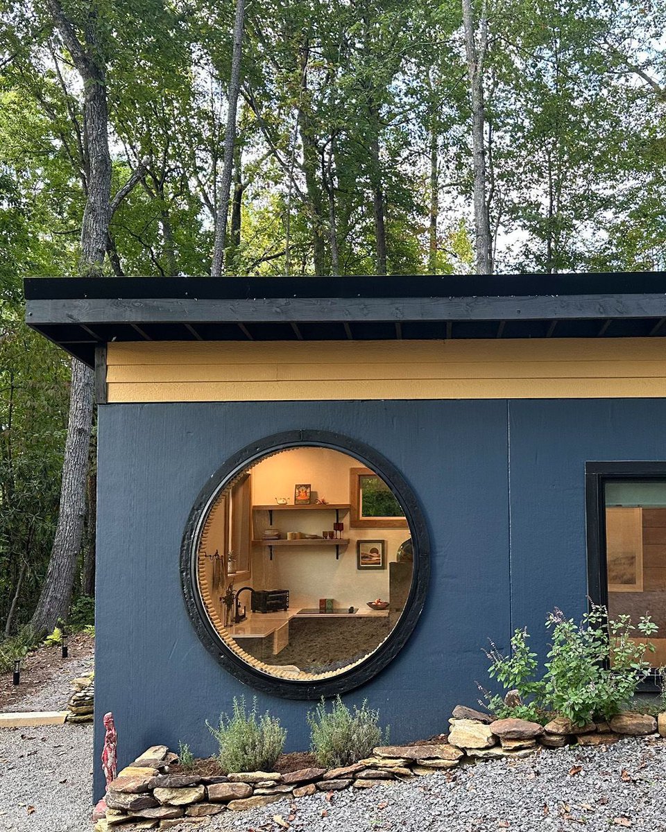 Looking for an energy-efficient solution for a new home or office? AG™ Walls offer thermal performance that keeps indoor spaces comfortable year-round. #energysavings #thermalperformance #agwall #superiorwalls