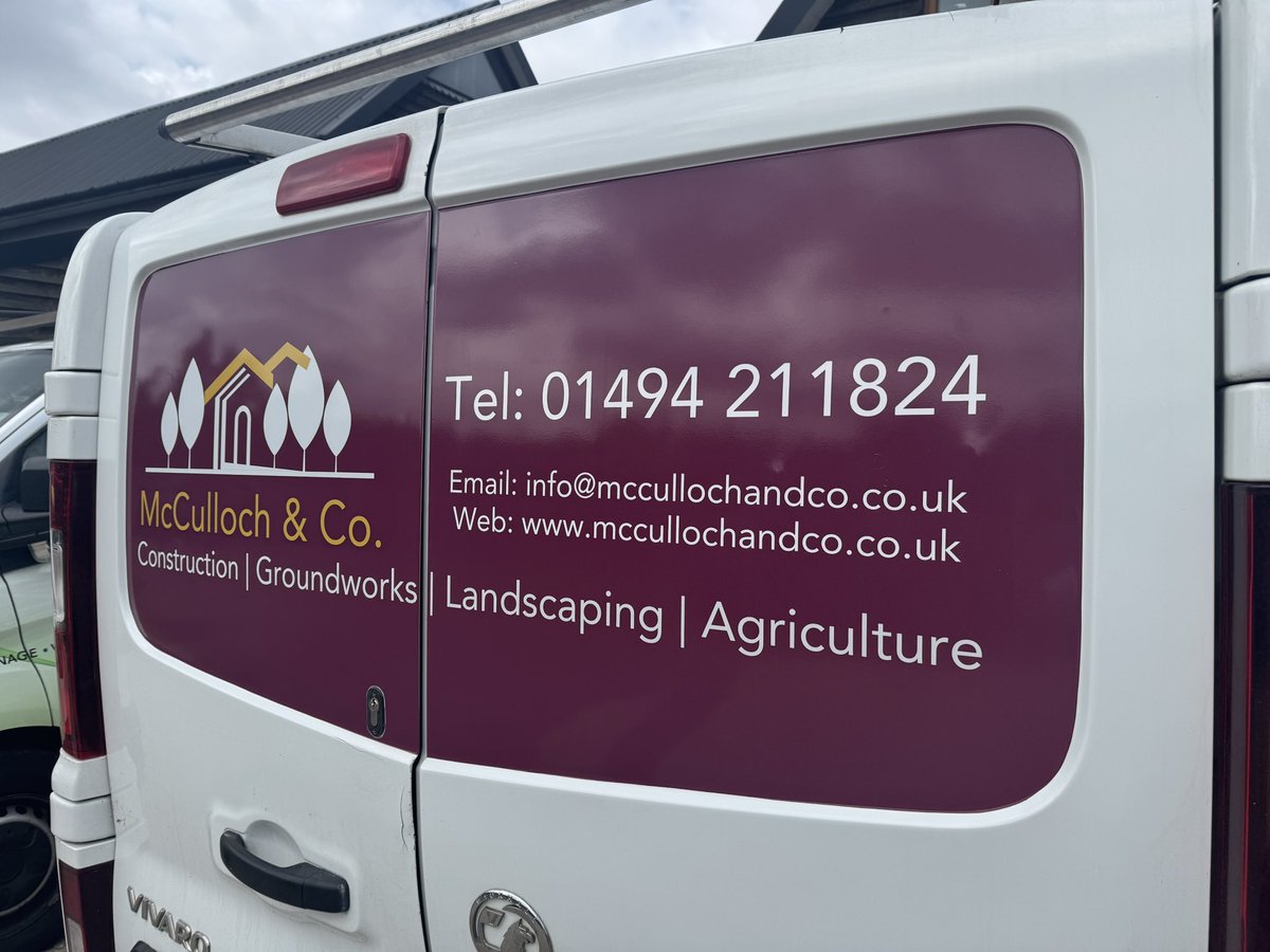 Creativesigns2's tweet image. Graphics produced and applied to vans for @mccullochandcoltd looking good #signs #sign #vangraphics #vanlife #berkshire #buckinghamshire