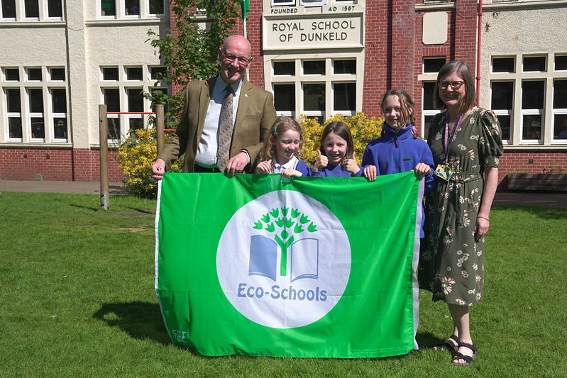 🌍 Scottish Government Boosts Climate Education‼️ driving vital climate education &amp; engagement, empowering communities to tackle climate change &amp; build a sustainable future.🌱
🔗 Learn more ow.ly/akMq50VWief
#ClimateCrisis #Sustainability #ScottishGovernment #EcoSchool