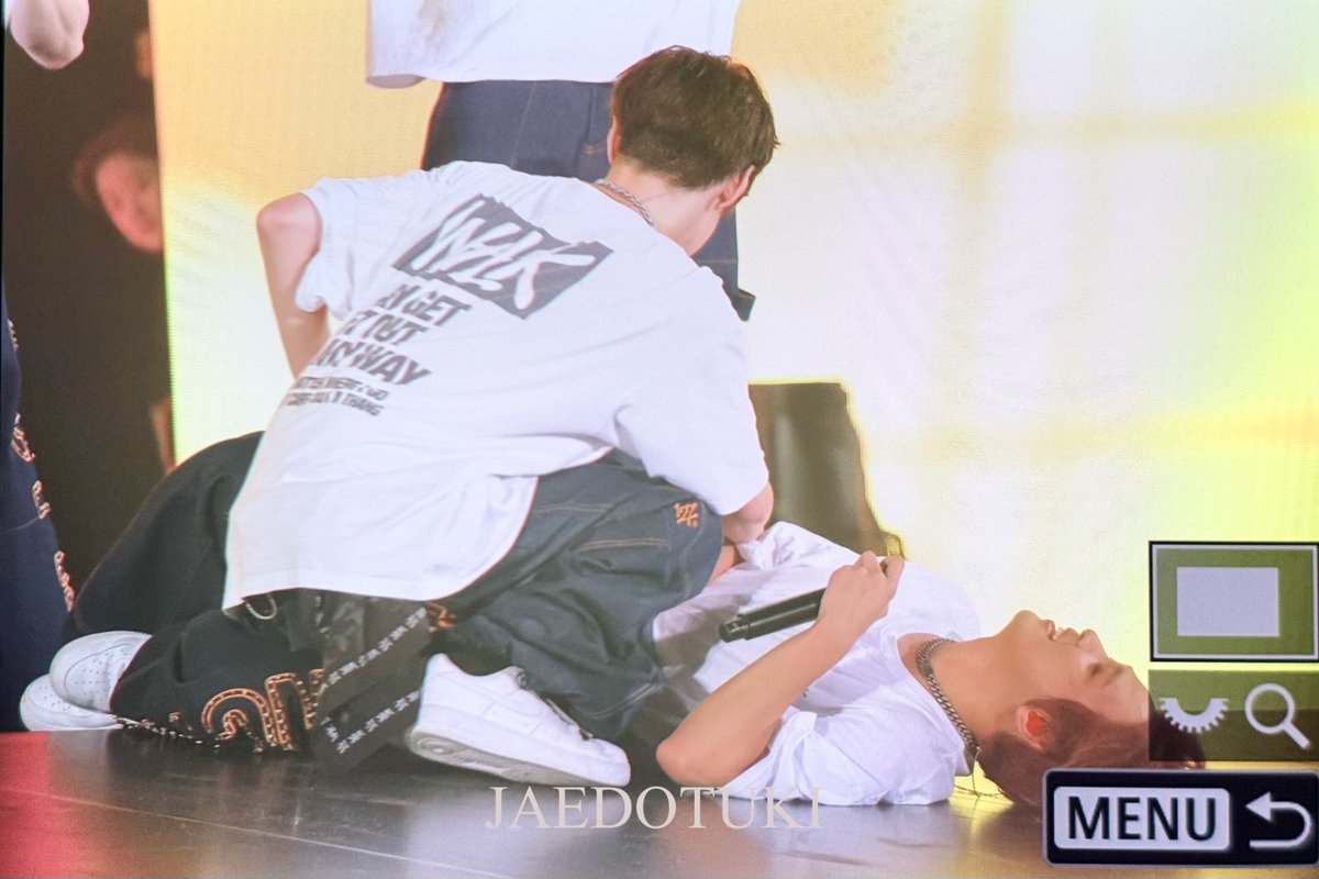 250522 더모멘텀 도쿄
🐰🐻
#도영 #DOYOUNG #해찬 #HAECHAN #NCT127