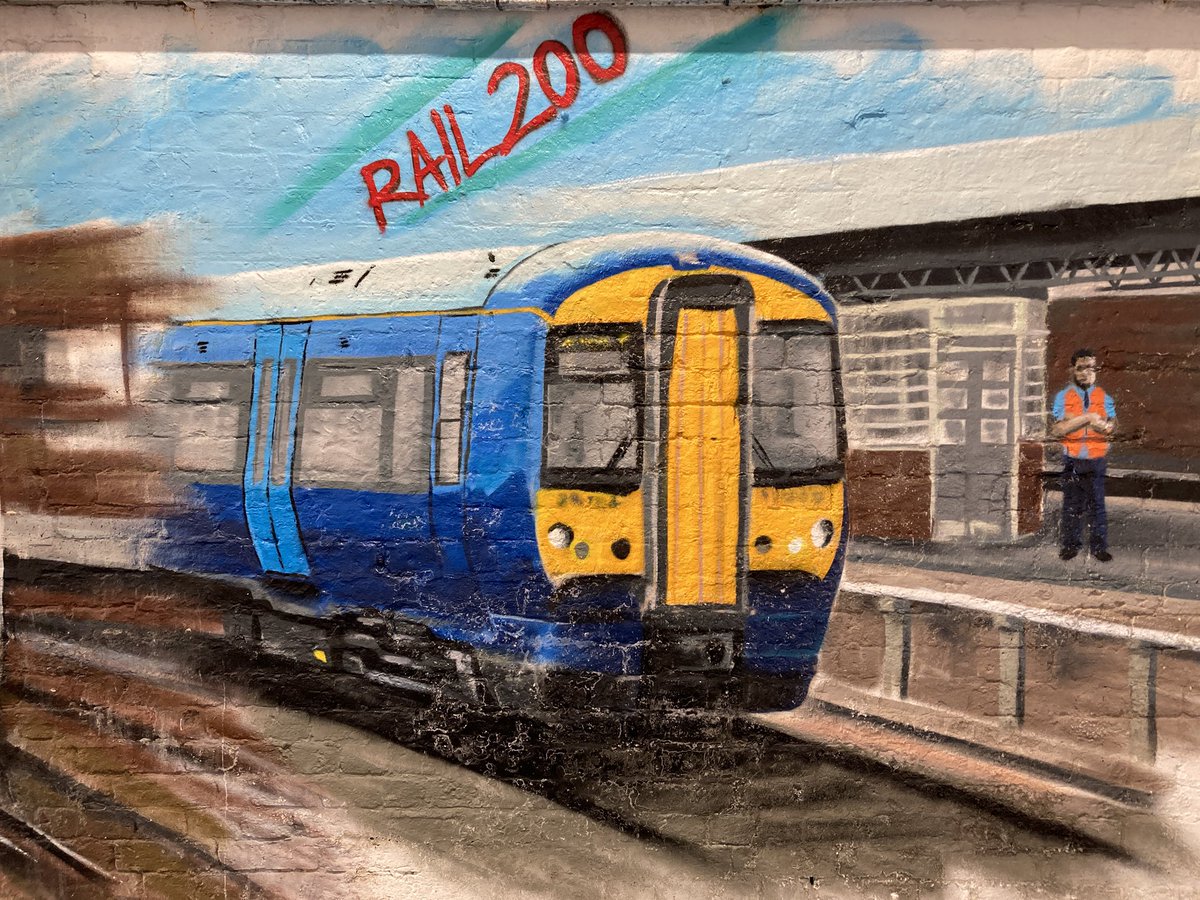 Just given one of today’s visitors a tour of the <a href="/Shade2_UK/">Graham Upton</a> mural at @se_railway Tonbridge.

Great to see the new #Railway200 panel commissioned by <a href="/SoutheastCRP/">SoutheastCRP</a> bringing things up to date.