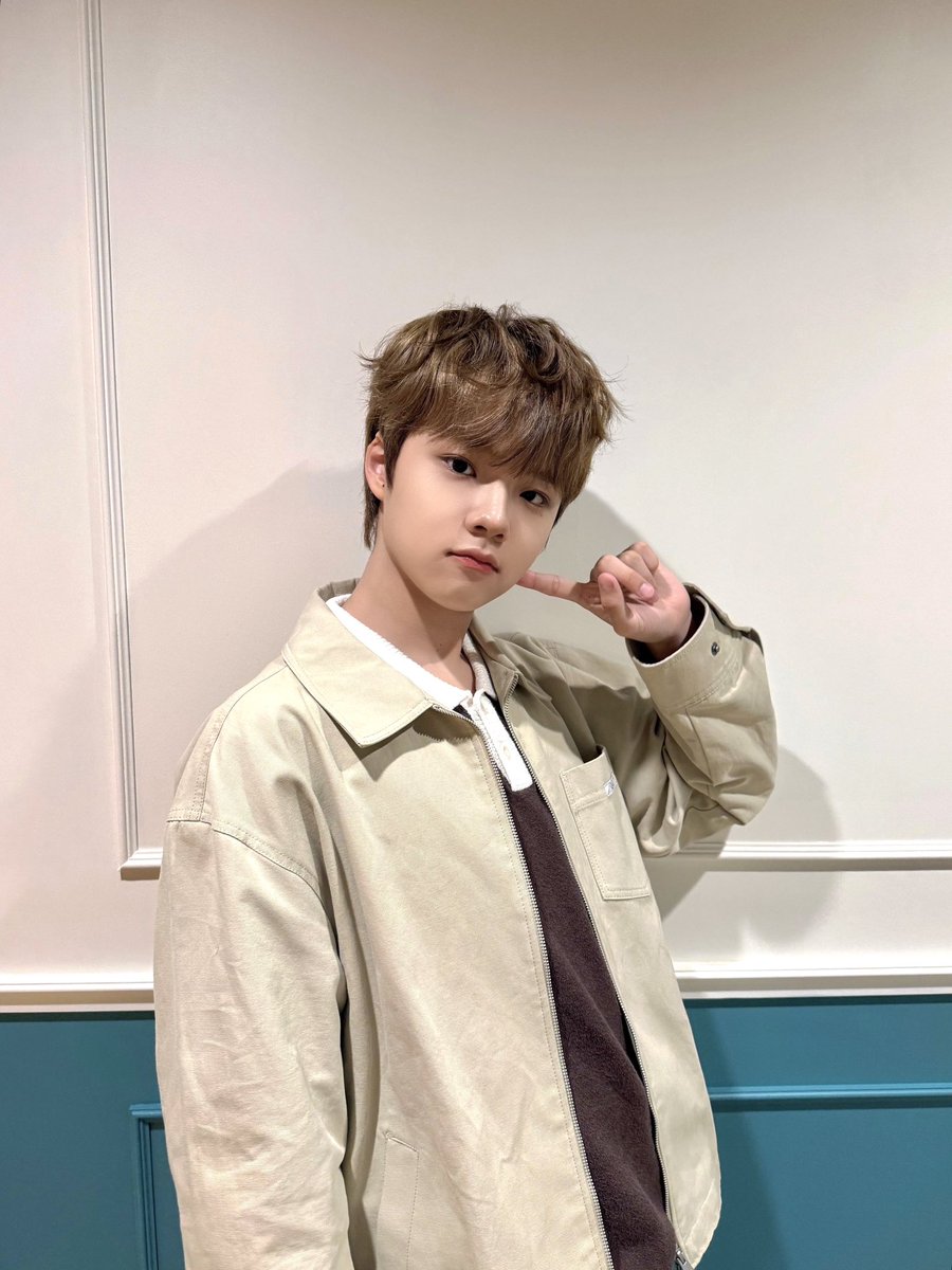 thewind_twt's tweet photo. [#안찬원] 세상에서 제일 귀여운건 누구~~~~? 😗 https://t.co/u34y7aWuec
