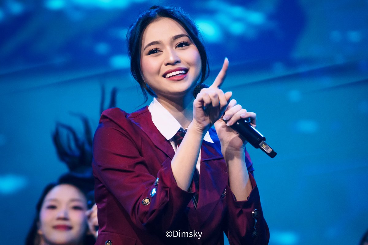_dimskyy's tweet photo. 18.05.2025 | Pointing with smile☺

@I_KathrinaJKT48  at Digiland Music, Istora Senayan, Jakarta. 

#DimSnapshot #KathMis https://t.co/hdbtPcluo2