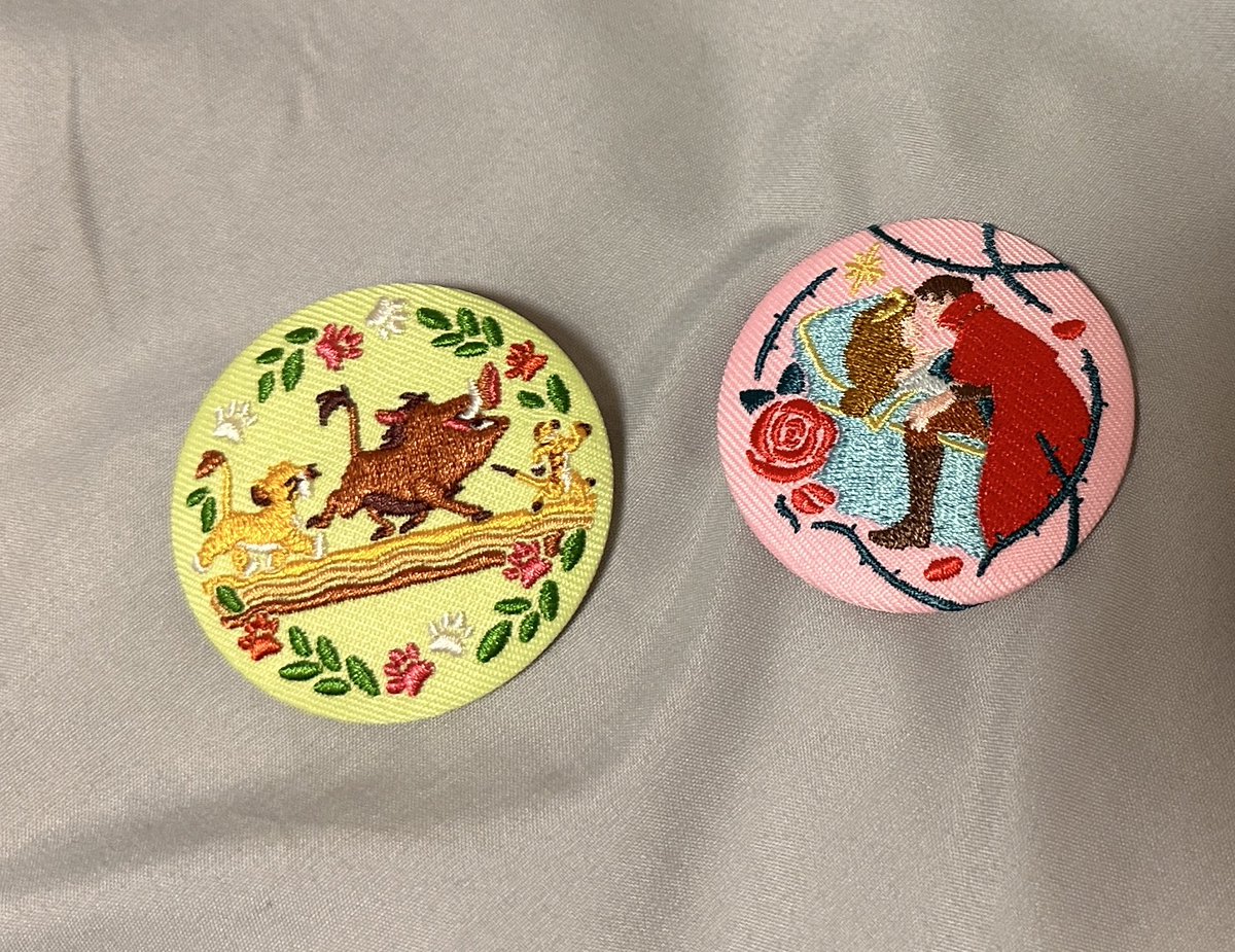 ディズニー　刺繍缶バッジつきビスケット
交換
譲:ライオンキング、眠れる森の美女
求:プーさん、アラジン

郵送での交換を希望しています。
お気軽にお声掛けお願いします。