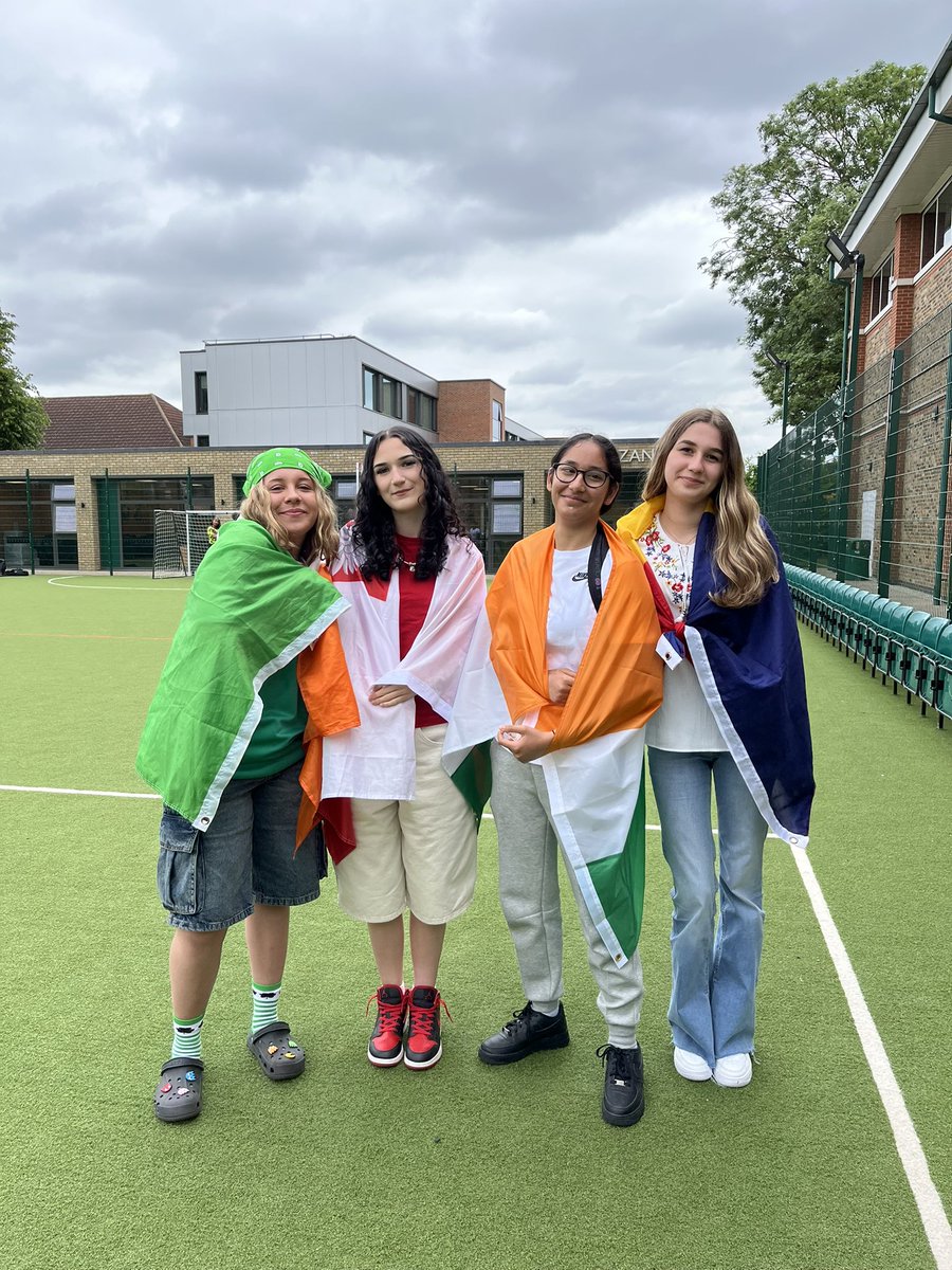 What an inspiring Culture Day for Year 10! So many vibrant flags and stunning cultural outfits on show. Thank you to our students for sharing their heritage and making our school community even richer 🌍🎉🗺️
