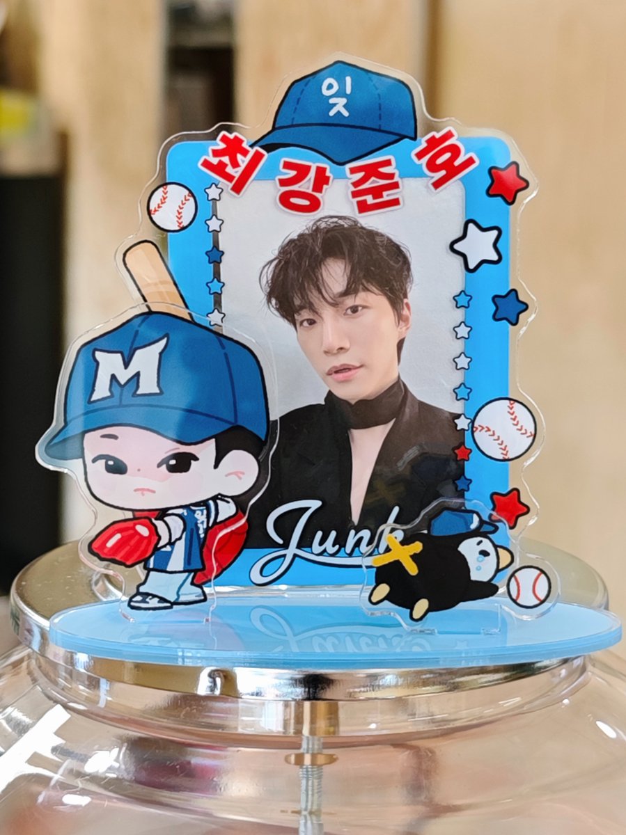 포카짱~?                              하잇~! ♡   

나니가스키~?      귀여운  아크릴 스•탠•드✨

#준호 #이준호 #JUNHO #LEEJUNHO