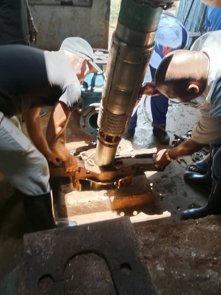 Se logró poner en funcionamiento la turbina de Máximo Gómez en Perico. Está bombeando con el grupo electrógeno. #Matanzas #MatancerosEnVictoria