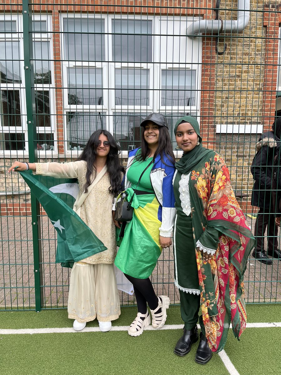 Year 10 Culture Day at St Angela’s! Our students wore their beautiful cultural dress and proudly displayed flags from around the world. Celebrating our diverse community and learning from one another 🌍✨