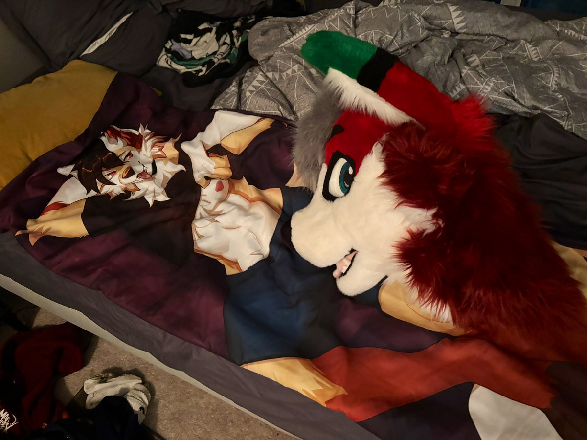 Guys <a href="/HuskoMonty/">Monty 🔜 AC</a> wants me so bad