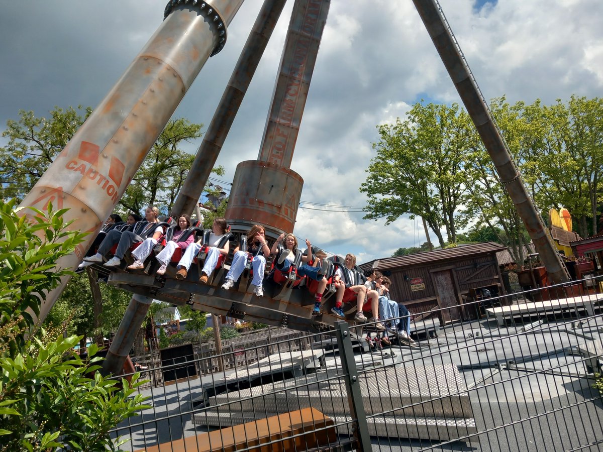Year 10 Business students swapped the classroom for the thrills of a Paultons Park educational trip. Miraya (10P1) said, “It's fascinating learning how a business operates from the view of somebody actually working there." Read more: linktr.ee/stbartsschool