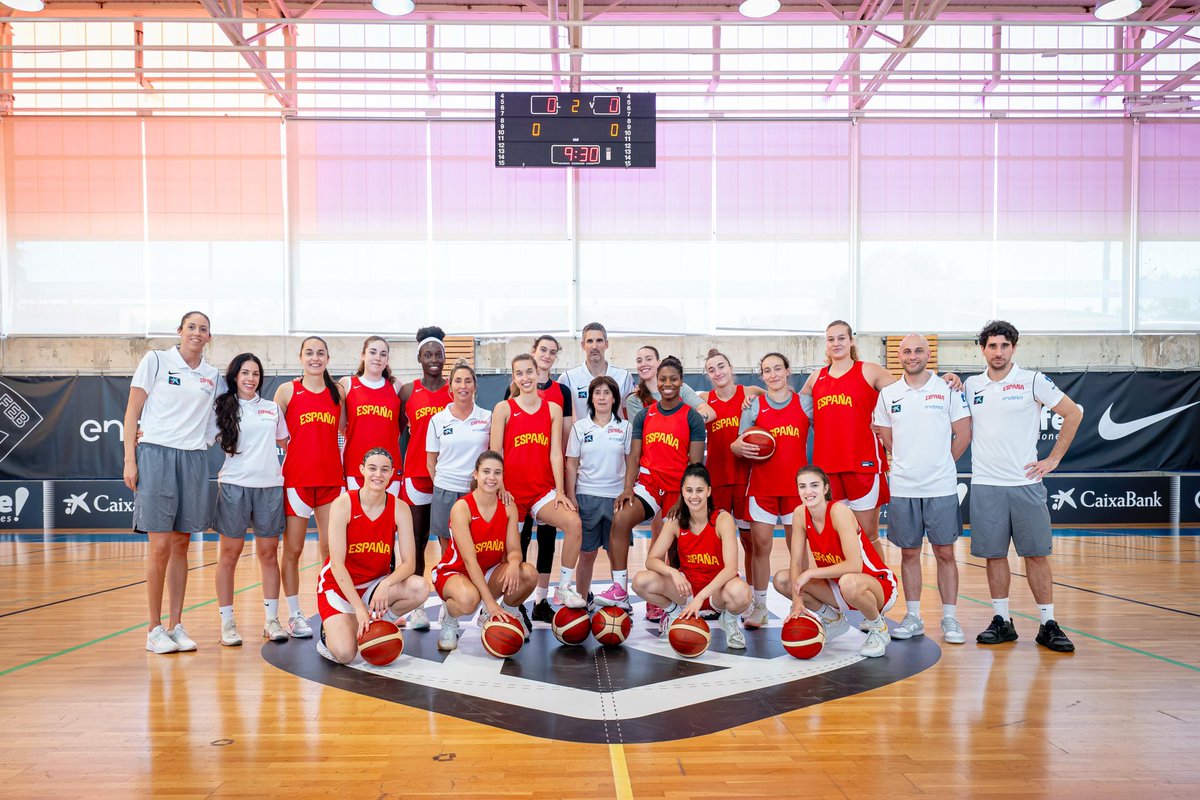 Trabajo, ilusión y compromiso en la España B ☺️

#LaFamilia #SomosEquipo