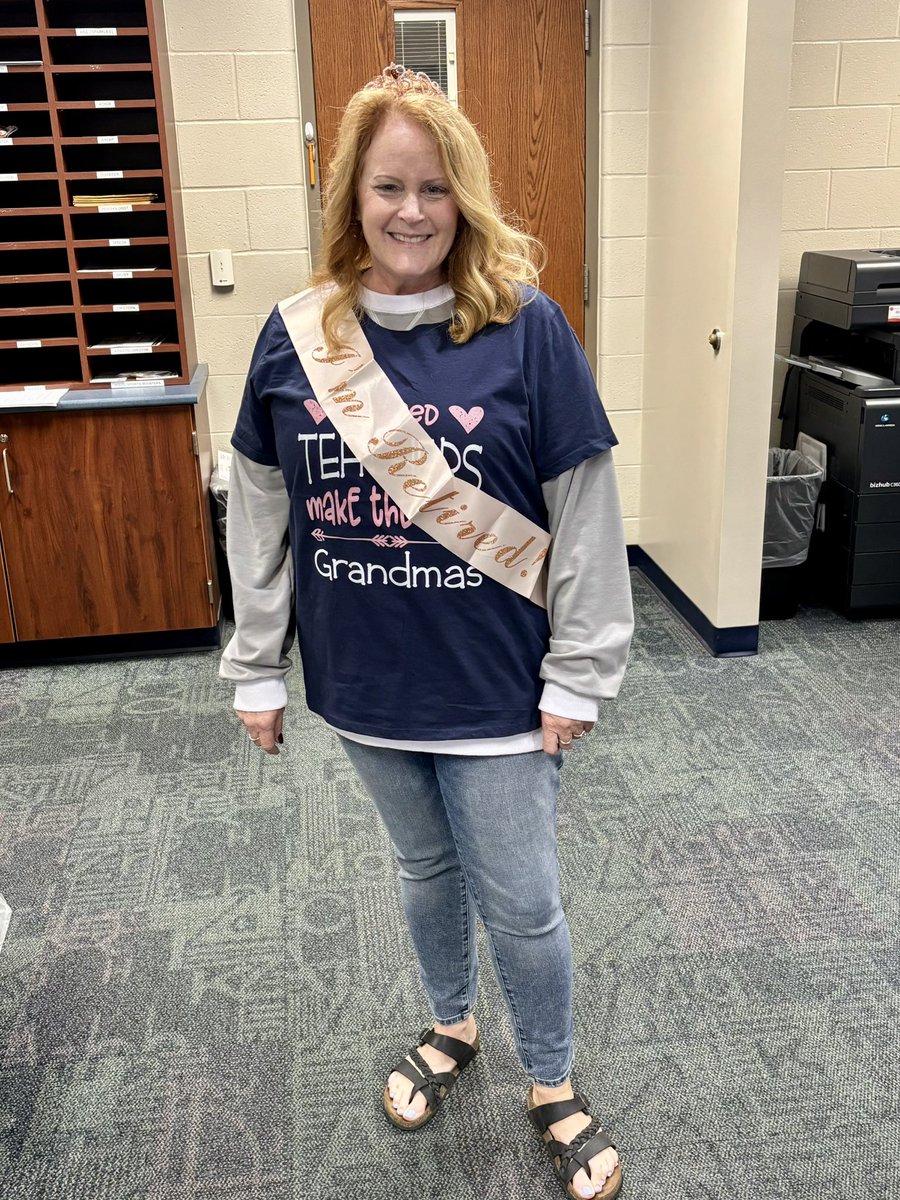 HUGE congratulations on her retirement 🎉
Mrs. Hickman has been a staple in our district for  33 years. She has had such a positive impact on so many students! She will be missed but we know she will enjoy her grandbabies and relaxation.
Thank you for everything Mrs.Hickman ✈️🤍
